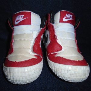 Nike Air Jordan Chicago 1 AT3745-163 Crib Bootie Baby Infant Size 4C White Red